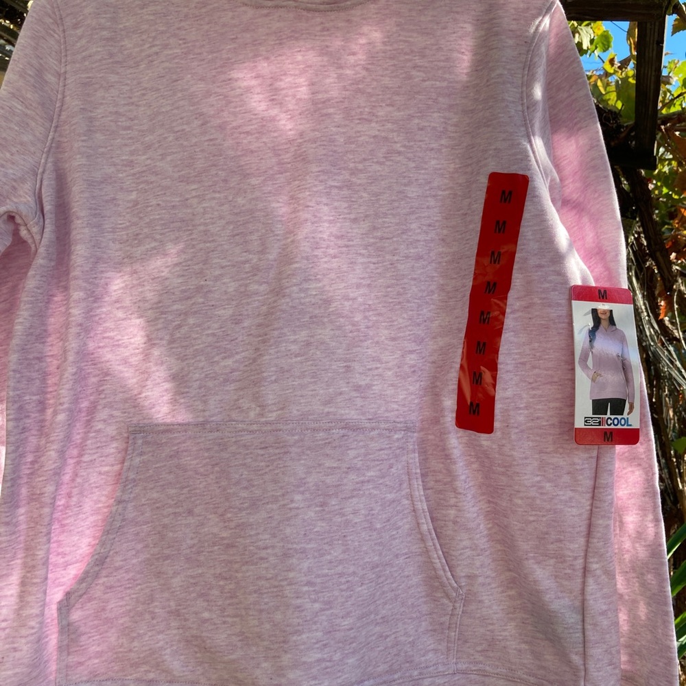 32 Degrees Cool Woman Pullover Hoodie